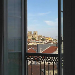Отель Feels Like Home Chiado Prime Suites 3* Улучшенный номер с различными типами кроватей фото 8