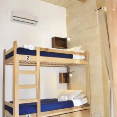 Two Pillows Boutique Hostel Кровать в общем номере фото 15