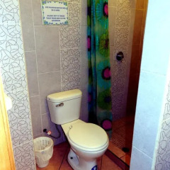 Отель Hostal Yaku Montañita Стандартный семейный номер с двуспальной кроватью фото 11