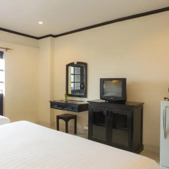 Отель Golden Tulip Essential Pattaya 4* Улучшенный номер с различными типами кроватей фото 47