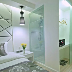 Отель Sukhumvit Suites Улучшенный номер фото 3