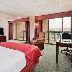 Отель Holiday Inn Rosslyn At Key Bridge 3* Представительский номер с различными типами кроватей фото 2