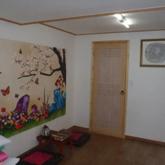 Отель Yoo's Family Guest House 3* Улучшенный номер с различными типами кроватей фото 4