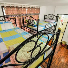 Moments in Bangkok Hostel балкон