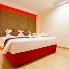 Отель Eleven Avenue Suites Bangkok 3* Улучшенный номер с двуспальной кроватью фото 2