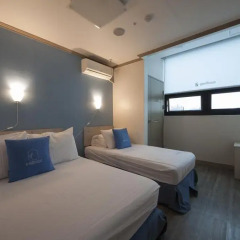 Отель K-guesthouse Sinchon 2 2* Номер Делюкс с различными типами кроватей фото 2
