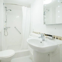 Отель Innkeeper's Lodge Brighton, Patcham ванная фото 3