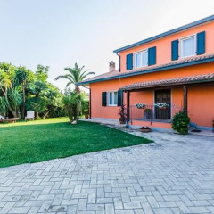 Отель Borgo Dragani Ортона парковка