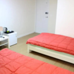Отель Patio 59 Hongdae Guesthouse 2* Стандартный номер с 2 отдельными кроватями фото 6