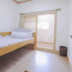 Отель Hi Jun Guesthouse Hongdae 2* Стандартный номер с различными типами кроватей фото 3