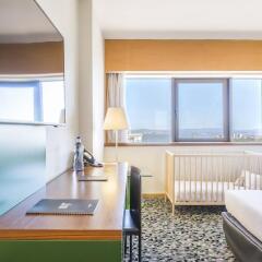 Отель Ramada by Wyndham Lisbon 4* Стандартный номер с различными типами кроватей фото 4