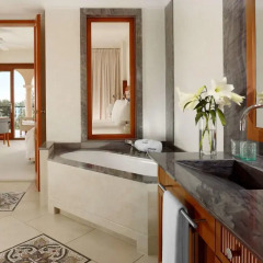 Отель The St. Regis Mardavall Mallorca Resort 5* Номер Делюкс с различными типами кроватей
