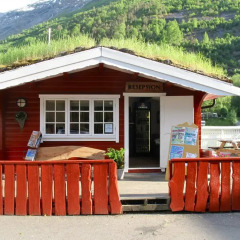 Отель Folven Adventure Camp питание