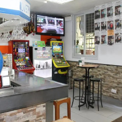 Отель Hostal Oliveta гостиничный бар