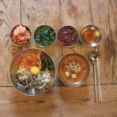 Отель Bukchon Sarangchae Hanok Guesthouse Южная Корея, Сеул - отзывы, цены и фото номеров - забронировать отель Bukchon Sarangchae Hanok Guesthouse онлайн питание фото 2