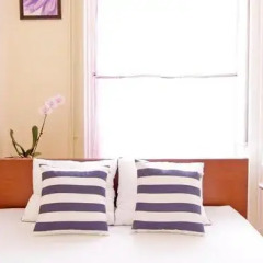 Отель City Rooms Стандартный номер с двуспальной кроватью (общая ванная комната)