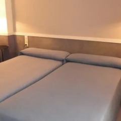 Отель Apartamentos Descartes Барселона спа
