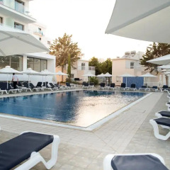 Отель Mandali Hotel Apartments Кипр, Протарас - 1 отзыв об отеле, цены и фото номеров - забронировать отель Mandali Hotel Apartments онлайн бассейн фото 3