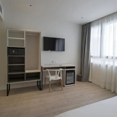 B&B Hotel Madrid Centro Puerta del Sol сейф в номере