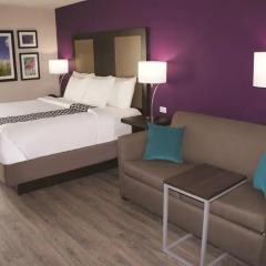 Отель La Quinta Inn & Suites Effingham 2* Люкс повышенной комфортности с различными типами кроватей фото 8