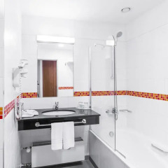 Отель Courtyard By Marriott Pilsen Пльзень ванная