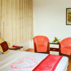 Hanoi Little Center Hotel 3* Улучшенный номер с различными типами кроватей фото 2