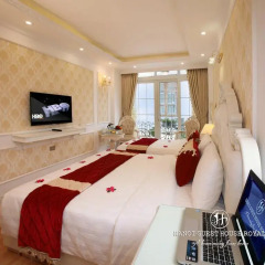 Отель Hanoi Guest House Royal 3* Семейный номер Делюкс с двуспальной кроватью фото 3