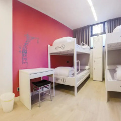 Отель Room018bcn 3* Кровать в женском общем номере с двухъярусной кроватью фото 2