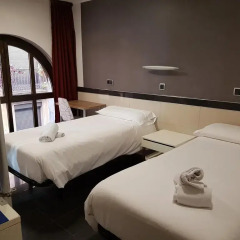 Отель Hostal Levante Barcelona комната для гостей фото 3