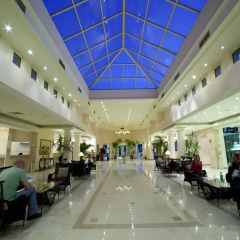 Отель Coral Beach Resort интерьер отеля