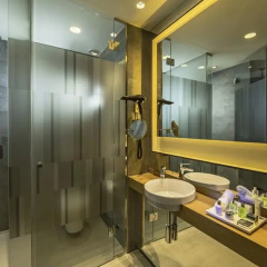 Отель NH Collection Madrid Suecia 5* Номер категории Премиум с различными типами кроватей фото 5