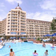 Отель Europroperties Sirena Apartaments бассейн