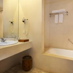 Отель Keraton Jimbaran Beach Resort 3* Улучшенный номер с различными типами кроватей