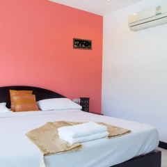 Отель Patong Bay Guesthouse 2* Улучшенный номер с различными типами кроватей фото 13