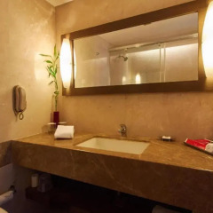 The Gateway Hotel Beach Road ванная фото 2