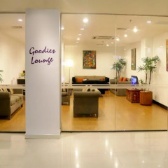 Отель Cinnamon Lakeside Colombo интерьер отеля