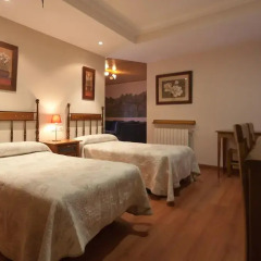 Отель Hostal Matazueras Стандартный семейный номер с двуспальной кроватью фото 4