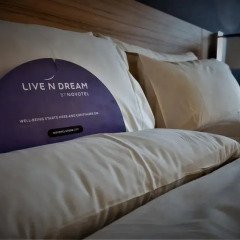 Отель Novotel London Stansted Airport 4* Улучшенный номер с различными типами кроватей фото 5
