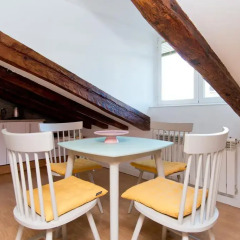 Отель Apartamentos Plaza Santa Ana Мадрид балкон