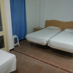 Отель Hostal Casa De Huéspedes San Fernando - Adults Only Стандартный номер с различными типами кроватей фото 3