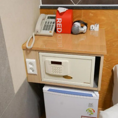 Отель D.H Sinchon Guesthouse 2* Стандартный номер с различными типами кроватей фото 11