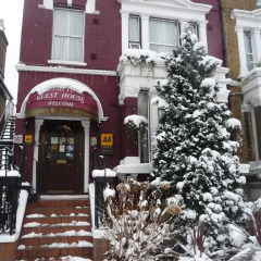 Отель Crompton Guest House