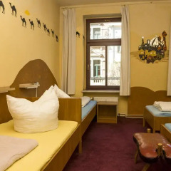 Lollis Homestay - Hostel Стандартный номер с различными типами кроватей (общая ванная комната) фото 4