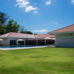 Отель Villa Tha Maphrao спортивное сооружение