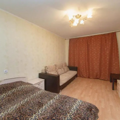 Гостиница Kvartira Posutochno Na Mendeleeva 112 в Уфе отзывы, цены и фото номеров - забронировать гостиницу Kvartira Posutochno Na Mendeleeva 112 онлайн Уфа комната для гостей фото 3