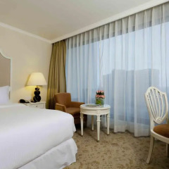 Отель The Kingsbury 5* Улучшенный номер с различными типами кроватей фото 3