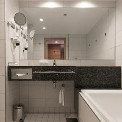 Отель Hilton Helsinki Kalastajatorppa 4* Номер Делюкс с разными типами кроватей фото 5