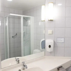 Отель Haukeland Hotel Норвегия, Берген - отзывы, цены и фото номеров - забронировать отель Haukeland Hotel онлайн ванная фото 2