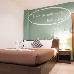 Отель Bt Inn Patong 3* Улучшенный номер двуспальная кровать фото 3