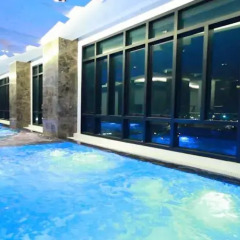 Отель Vertical Suite Бангкок бассейн фото 3